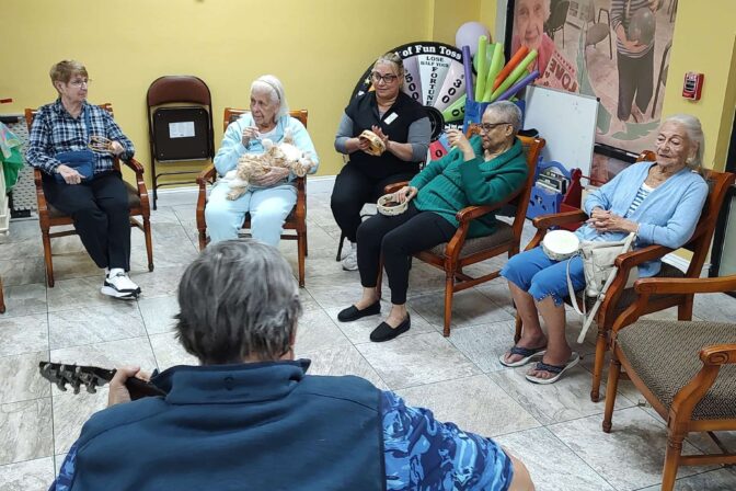 How Socialization Boosts Senior Health: The New Wellness Trend in Cape Coral